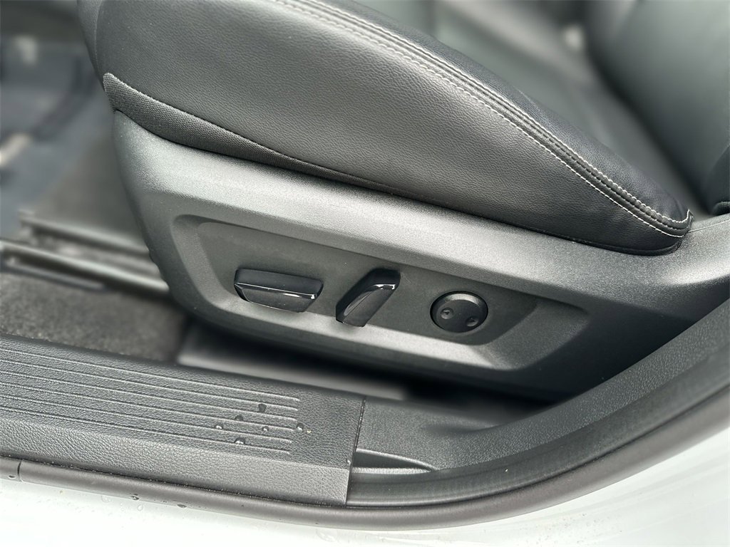 Used 2024 Nissan Rogue SL w/ SL Premium Package image 15