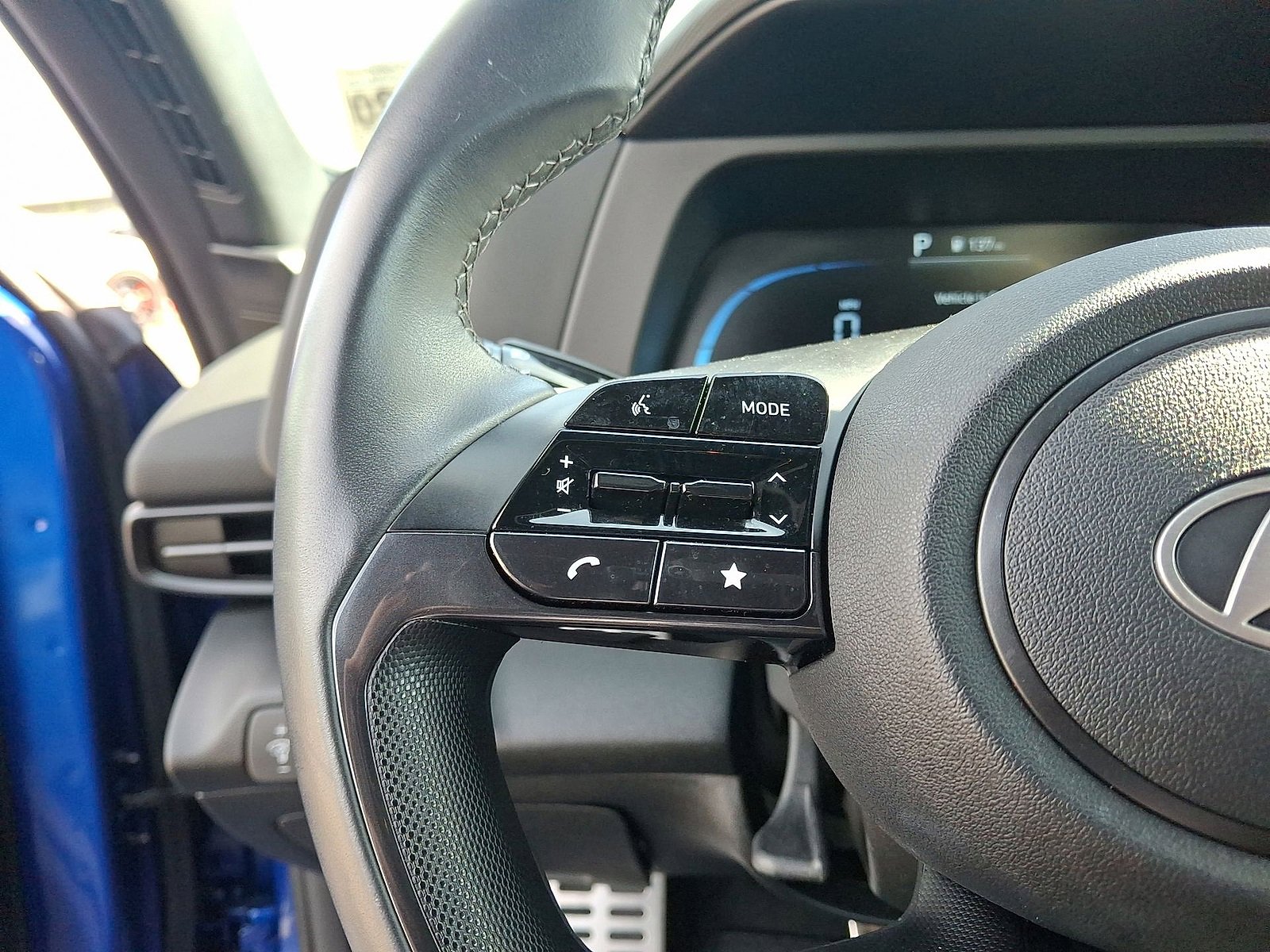 Used 2025 Hyundai Elantra Sport image 23