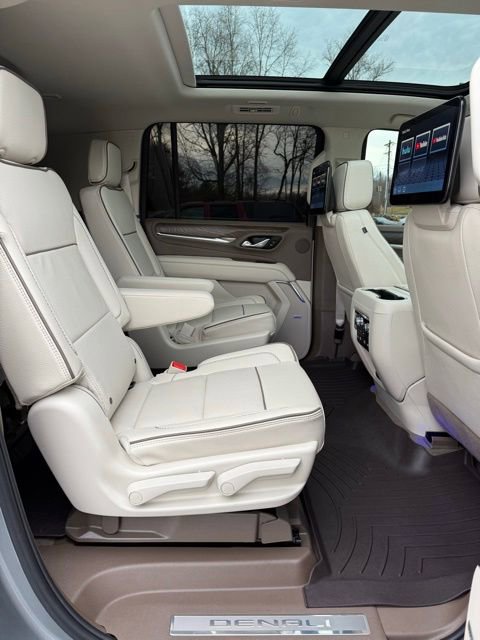 Used 2024 GMC Yukon XL Denali w/ Advanced Technology Package image 26
