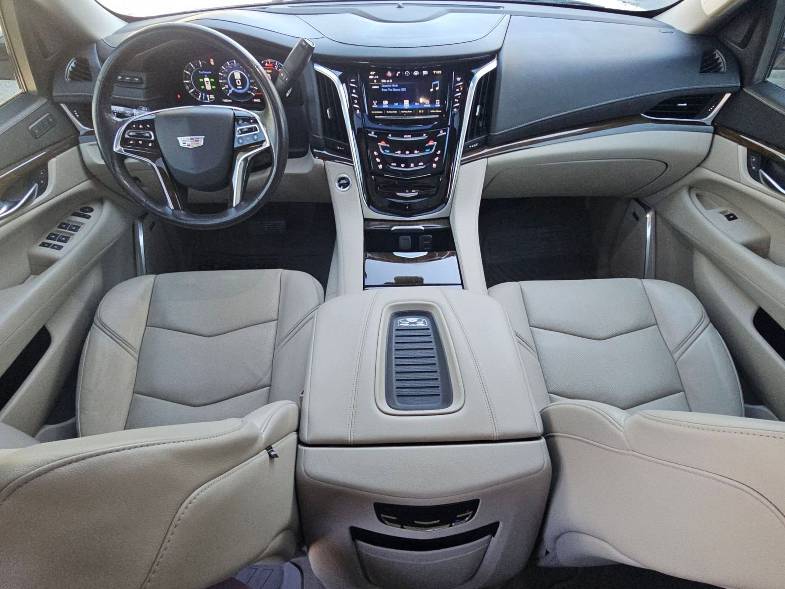 Used 2020 Cadillac Escalade Premium Luxury image 24