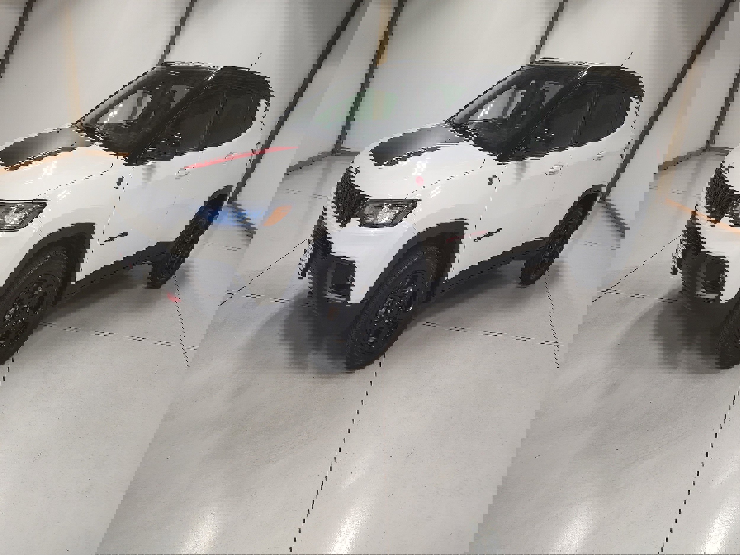 Used 2023 Jeep Compass Trailhawk image 4