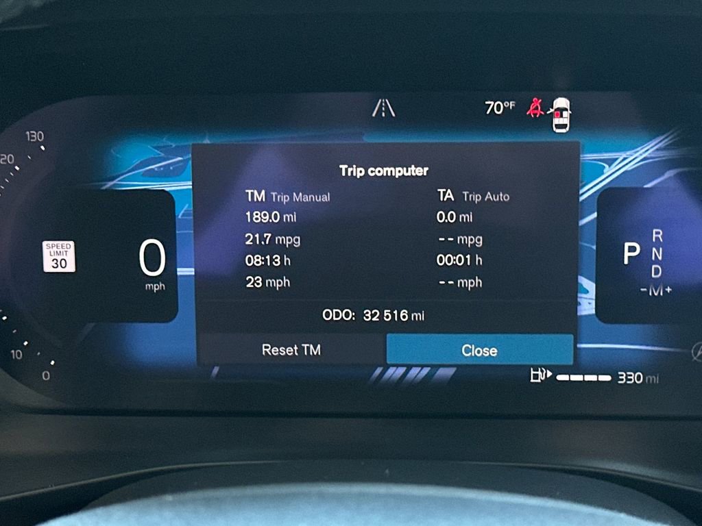 Certified 2023 Volvo XC40 B5 Ultimate w/ Protection Package Premier AWD/4WD image 27