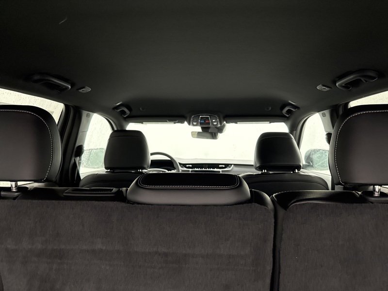 New 2025 Jeep Grand Cherokee Limited w/ Black Appearance Package image 10