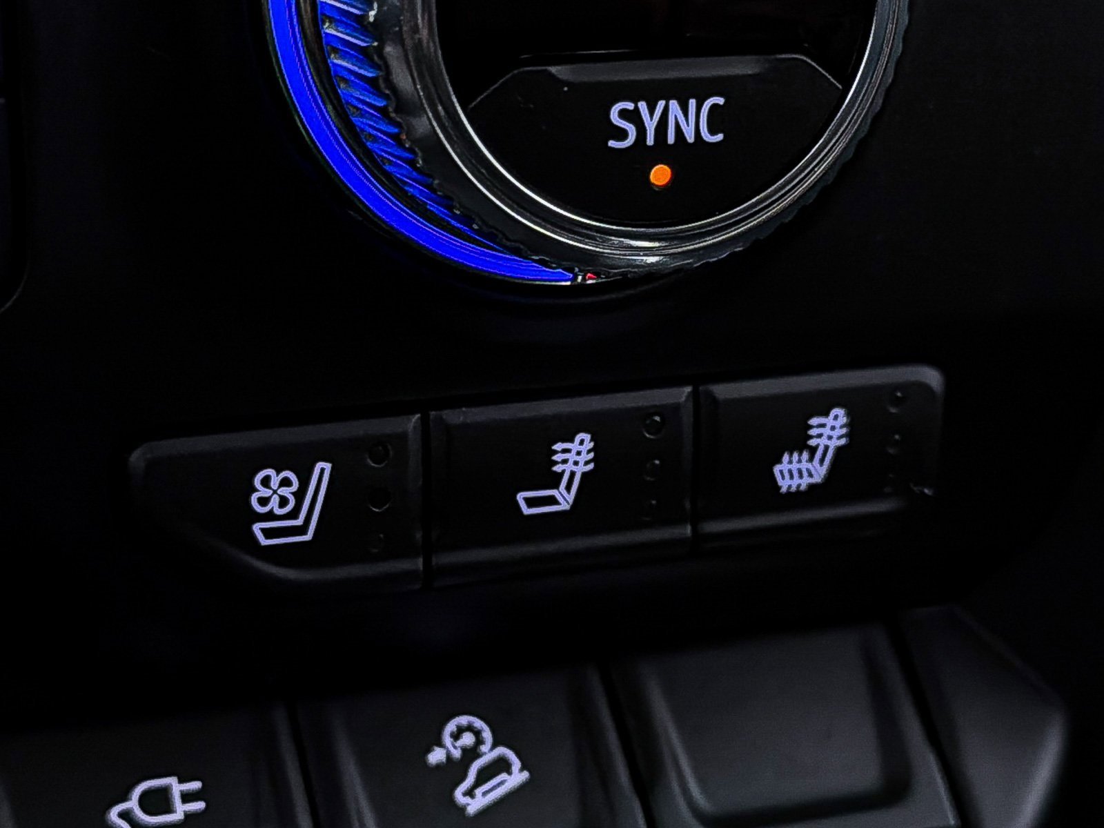 Used 2022 GMC Sierra 1500 AT4 w/ AT4 Premium Package image 9