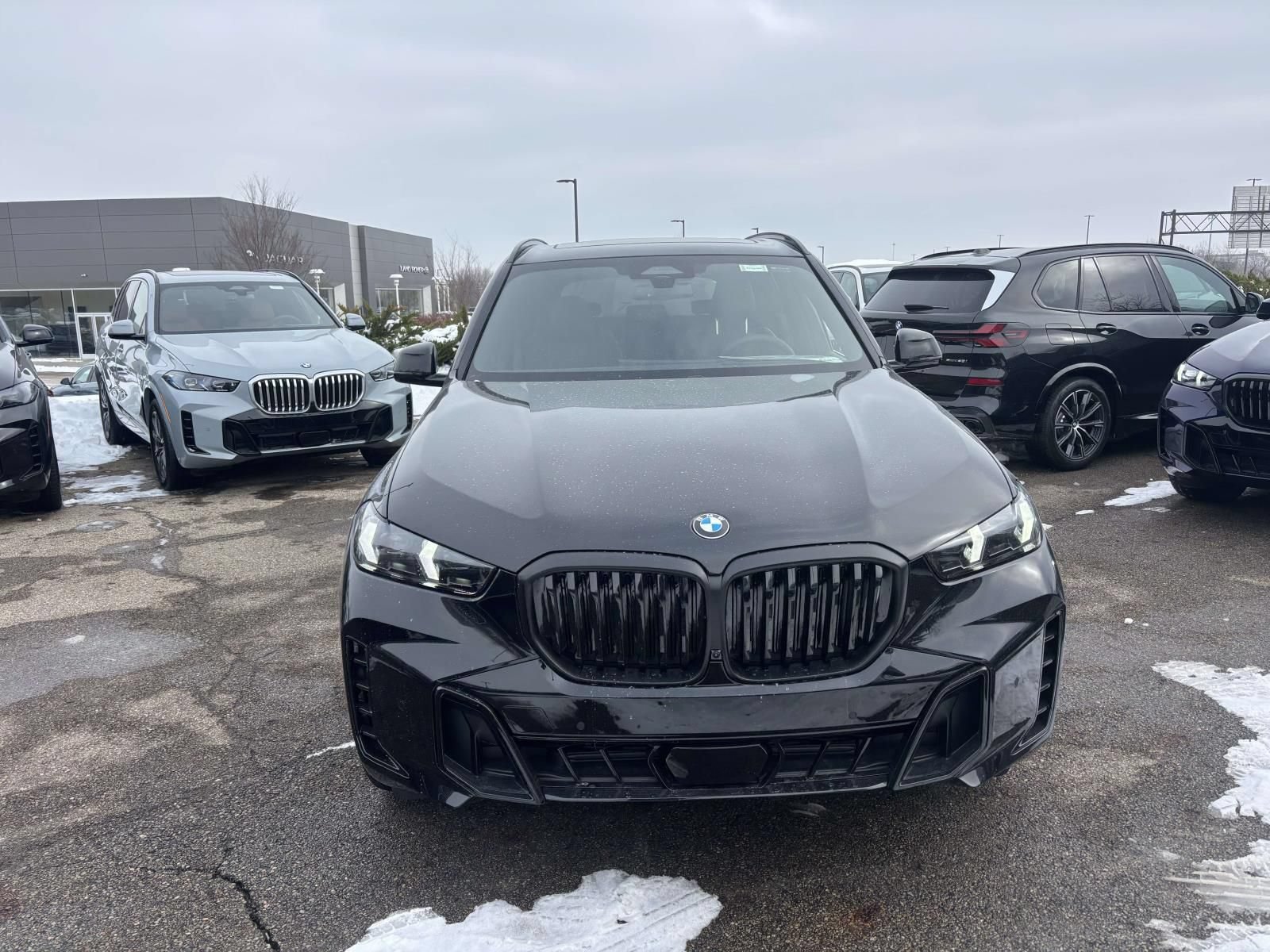 New 2026 BMW X5 xDrive40i w/ M Sport Package AWD/4WD image 2
