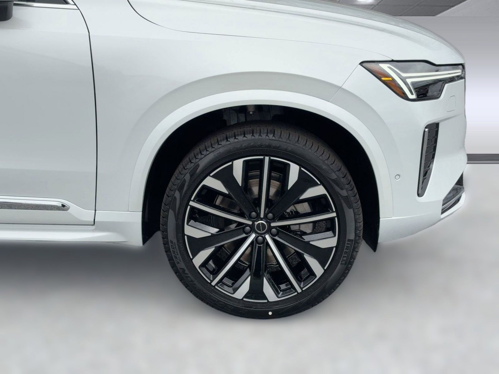 New 2026 Volvo XC90 B6 Ultra image 11