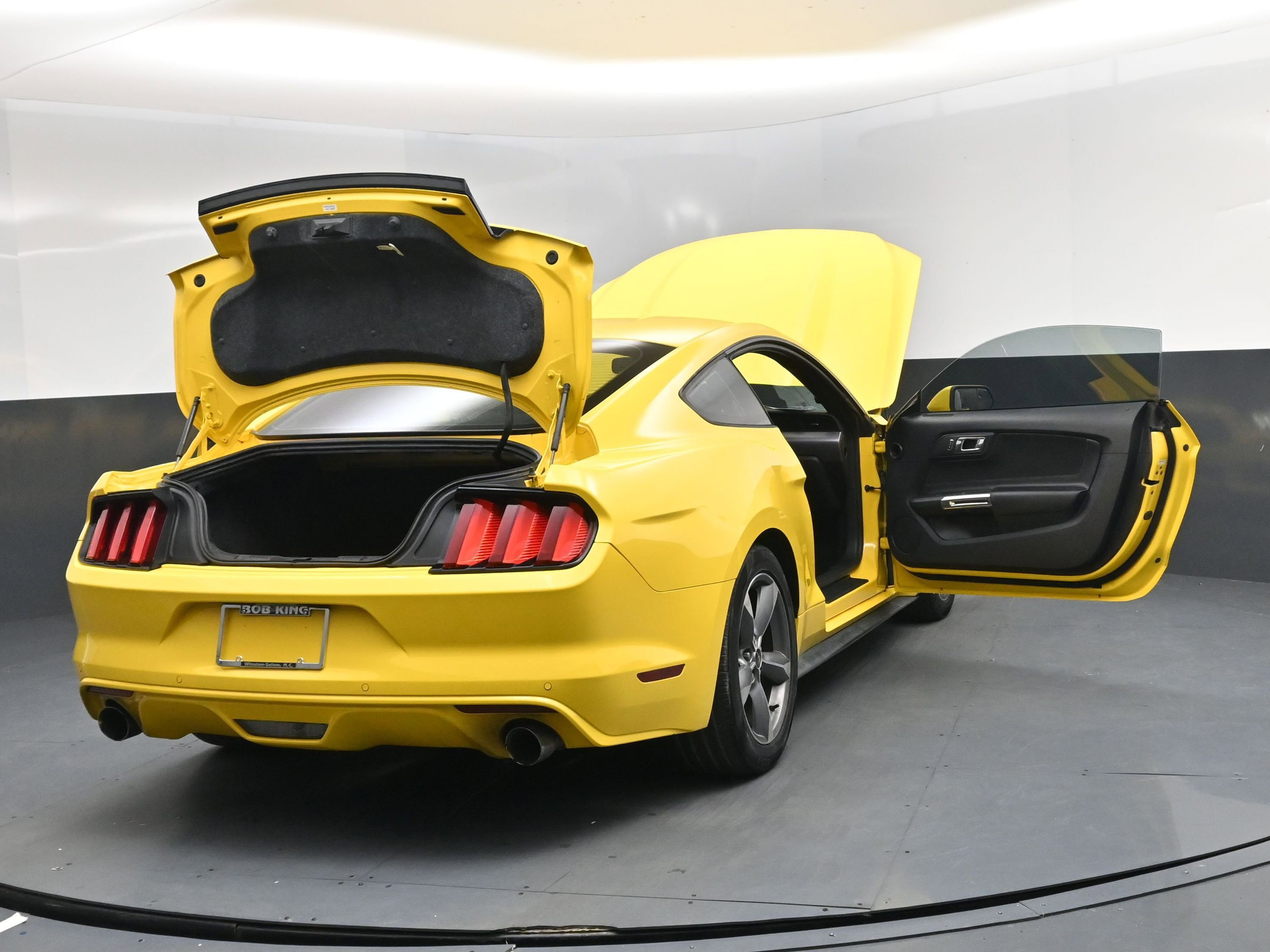 Used 2016 Ford Mustang EcoBoost image 25