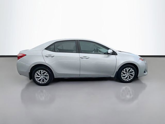 Used 2017 Toyota Corolla LE image 8