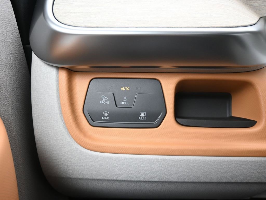 New 2025 Volkswagen ID. Buzz 1st Edition image 16