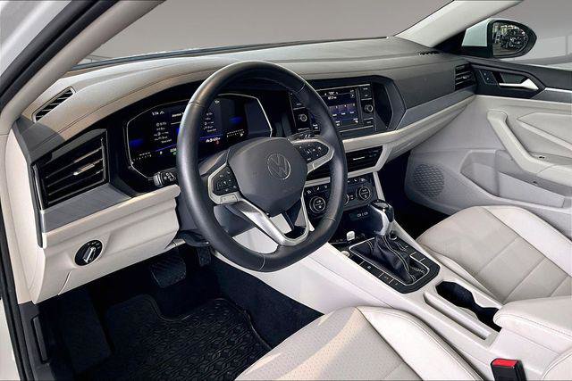 Used 2023 Volkswagen Jetta SE FWD image 17