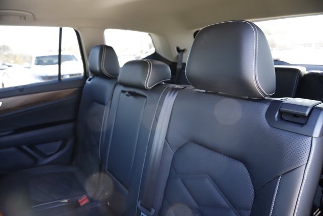 Used 2024 Volkswagen Atlas SE image 18