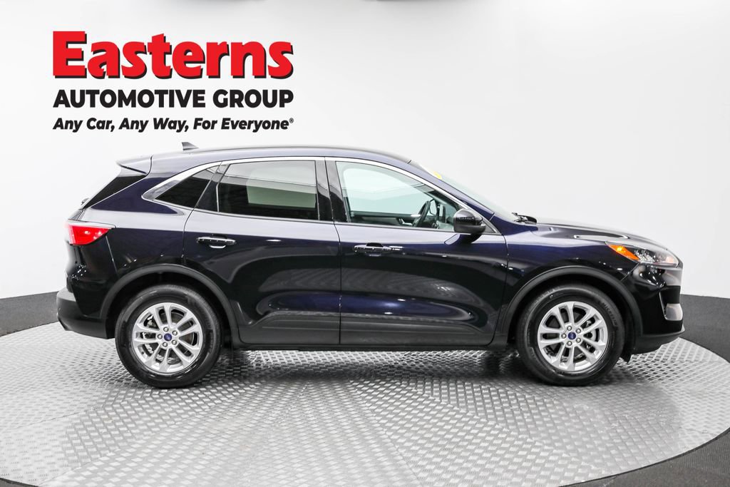 Used 2021 Ford Escape SE image 4