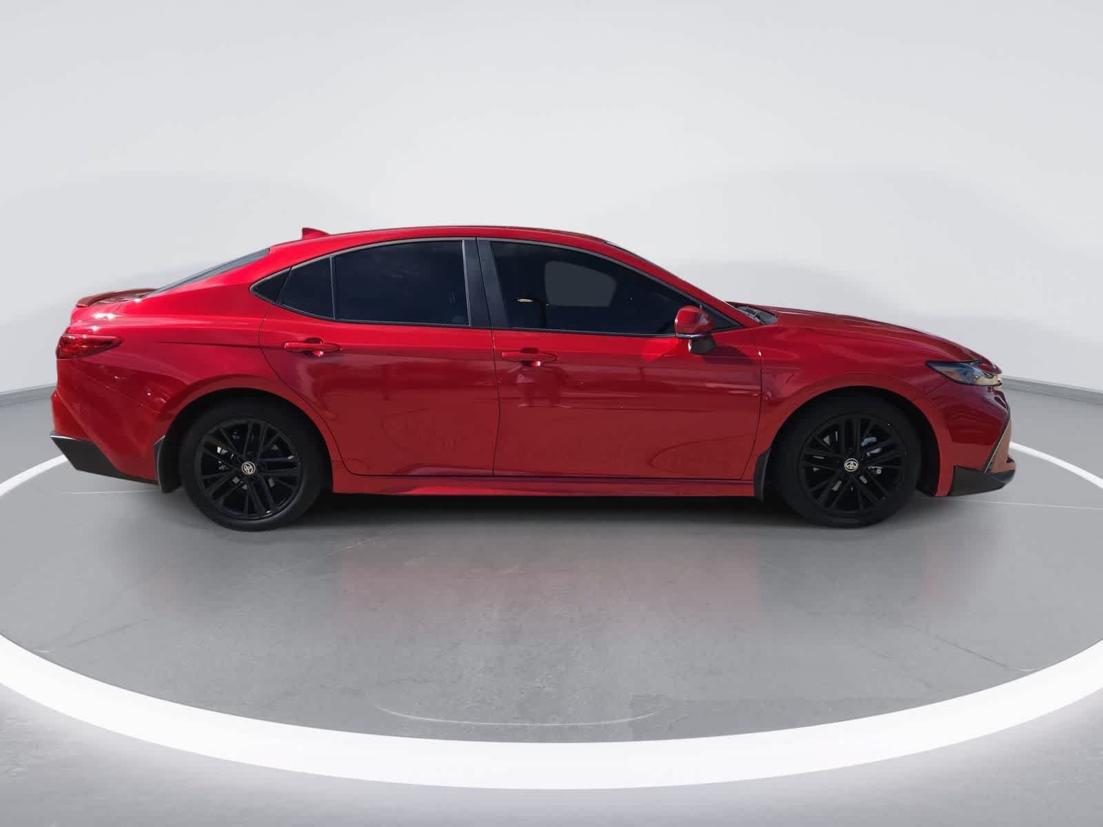 Used 2025 Toyota Camry SE w/ Convenience Package FWD image 9