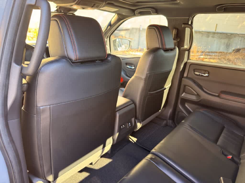 Used 2023 Nissan Frontier PRO-4X w/ Pro-4X Premium Package AWD/4WD image 12