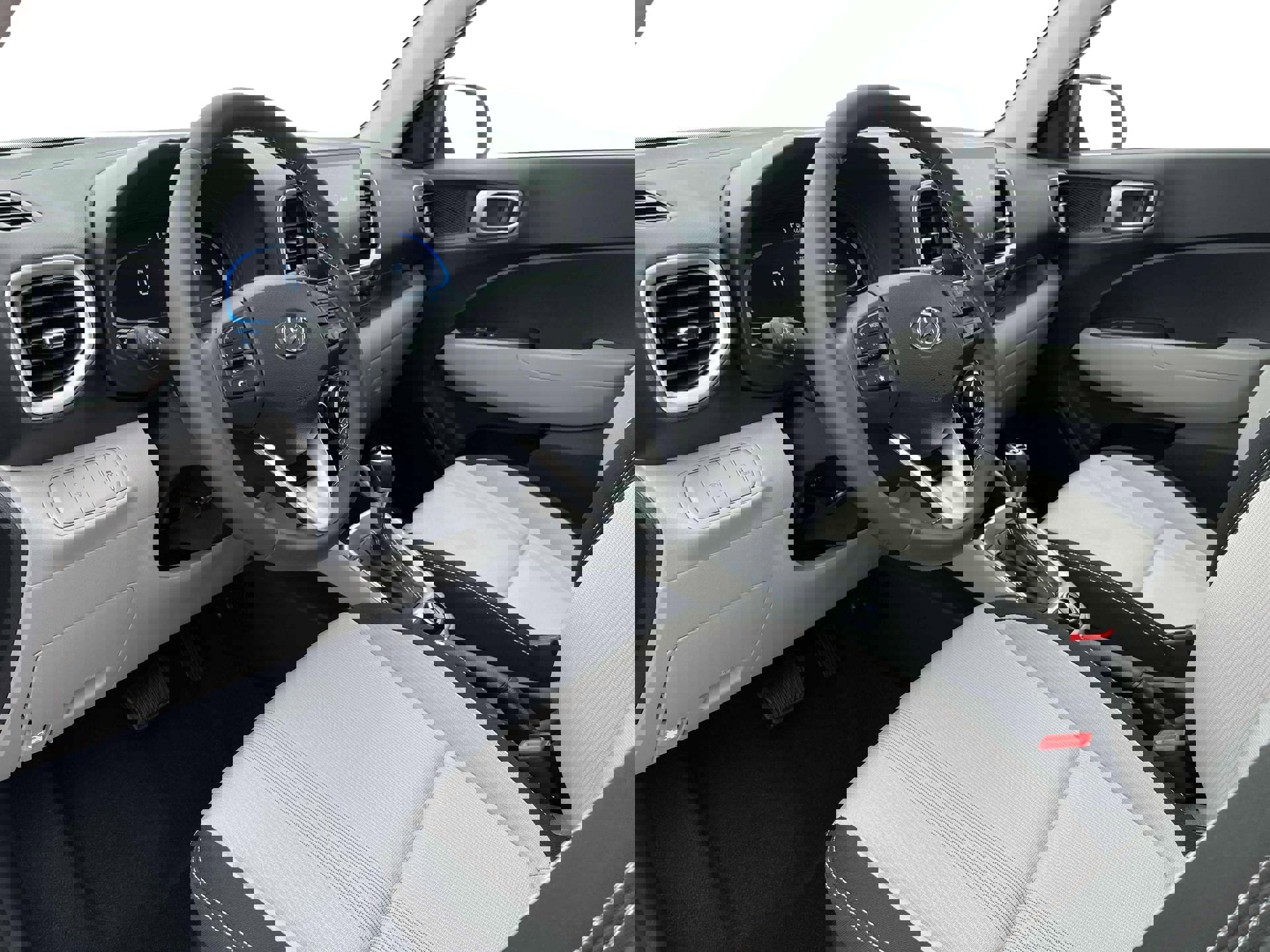 New 2025 Hyundai Venue SEL image 14