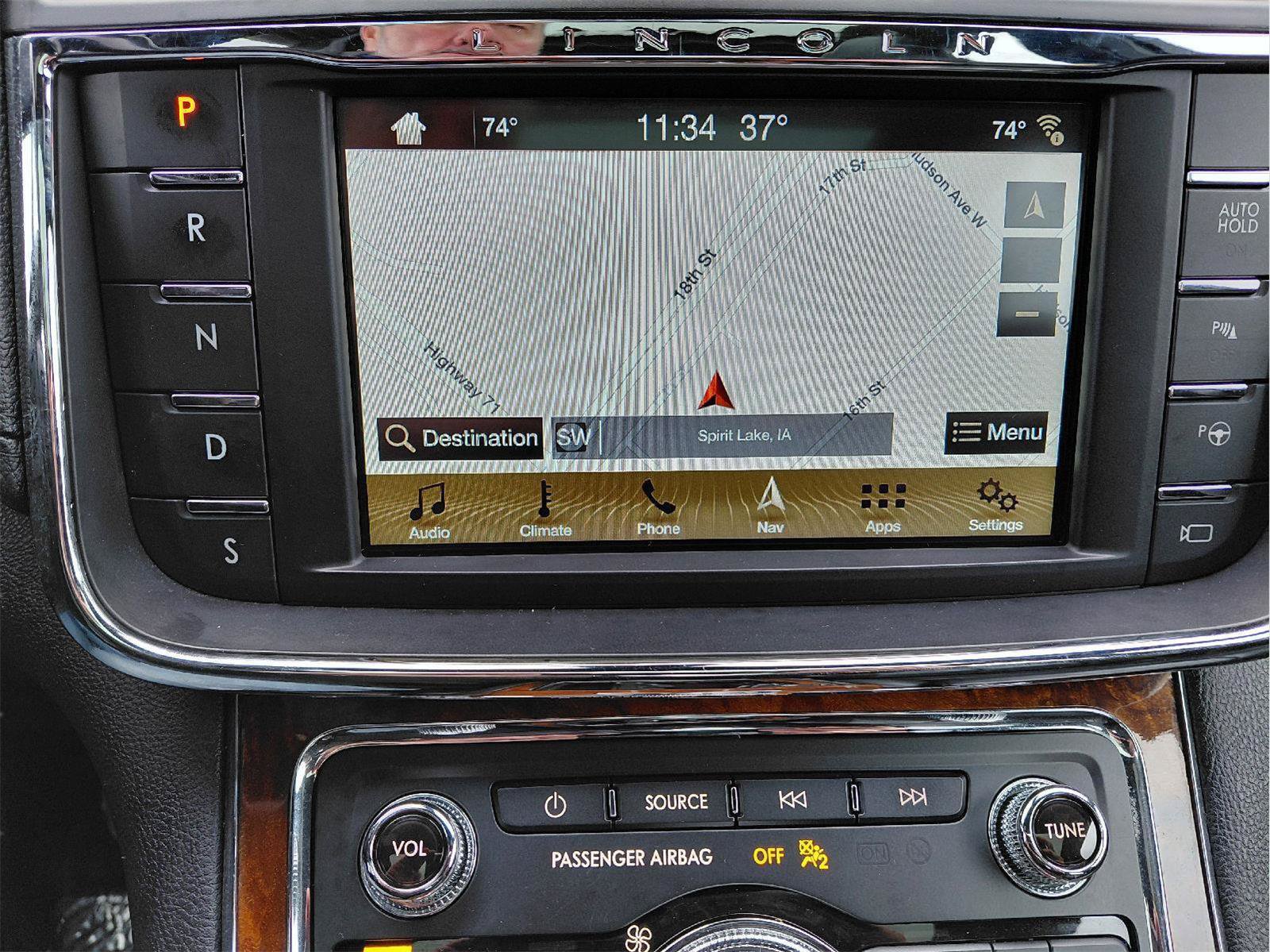 Used 2018 Lincoln Continental Reserve AWD/4WD image 32