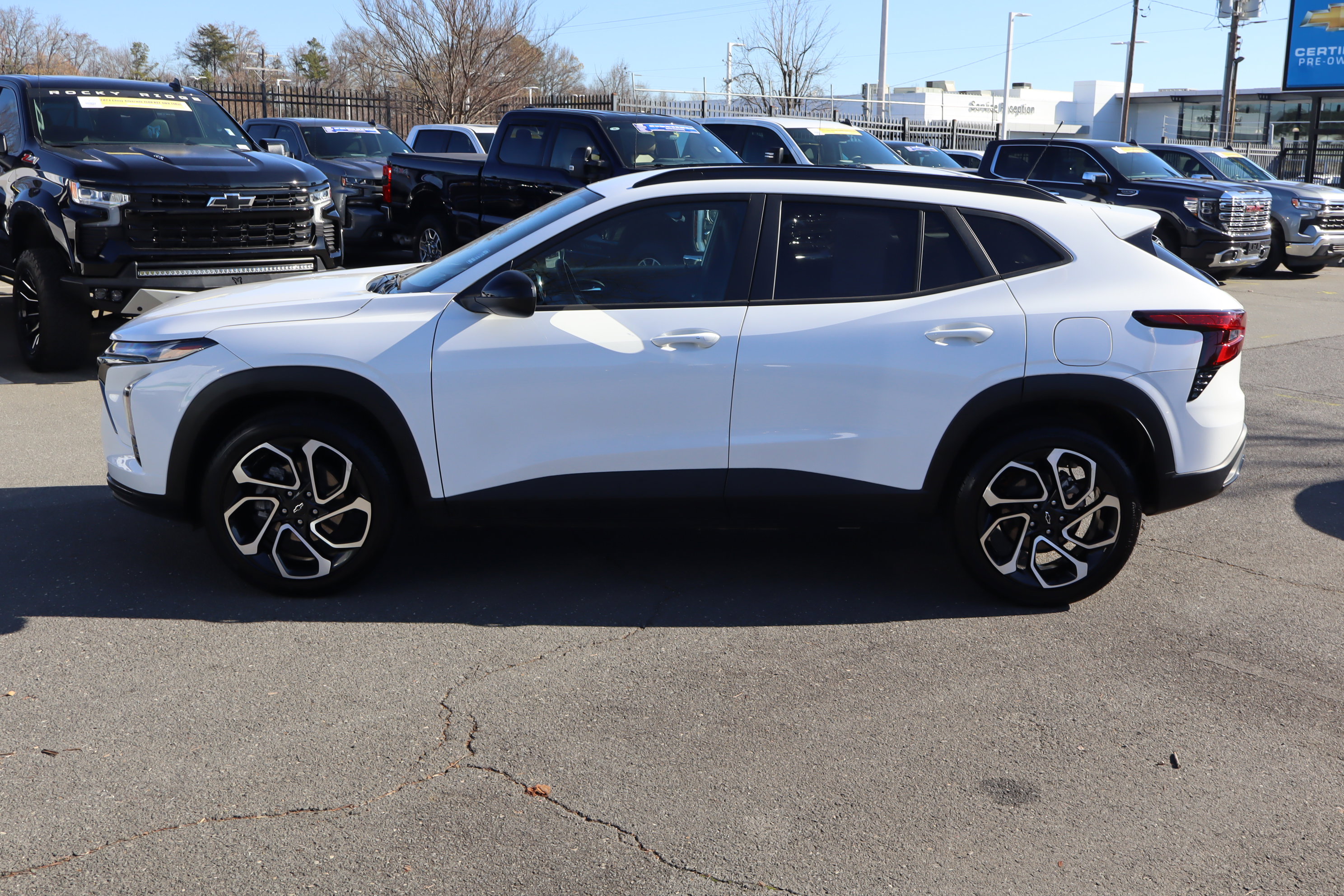 Certified 2024 Chevrolet Trax RS w/ Driver Confidence Package image 7