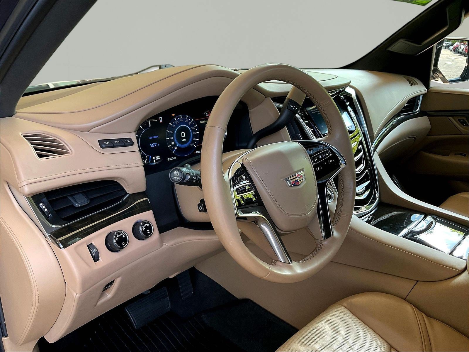 Used 2020 Cadillac Escalade Platinum AWD/4WD image 17