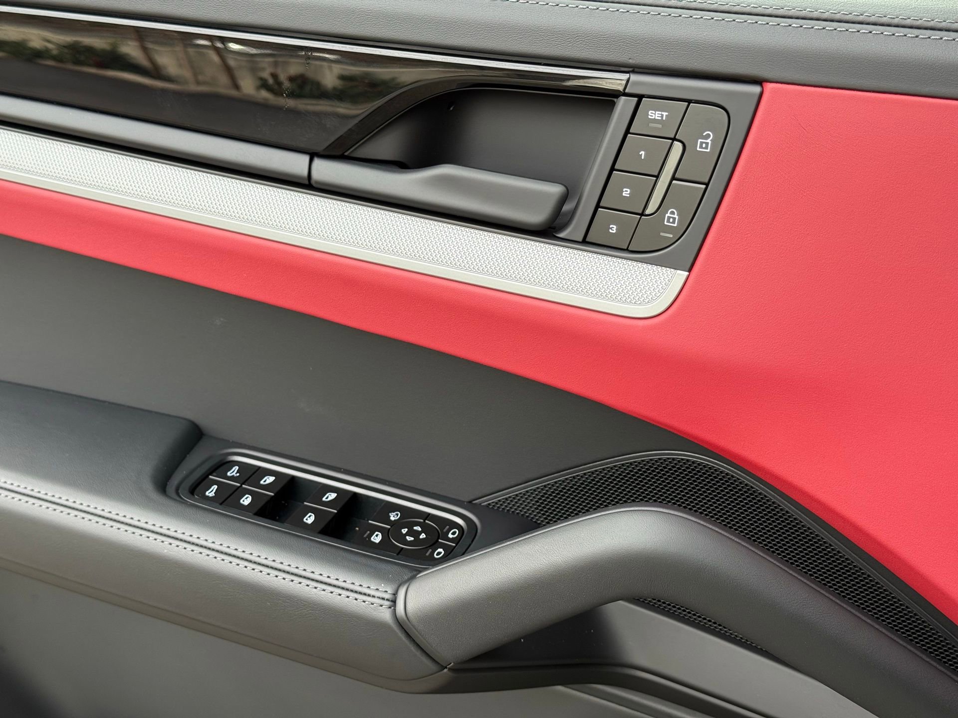 Used 2026 Porsche Cayenne image 26