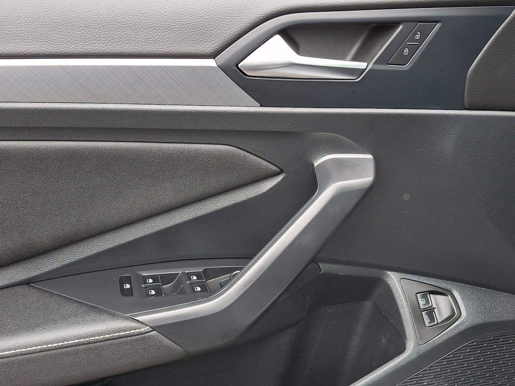 Used 2024 Volkswagen Jetta SE FWD image 19