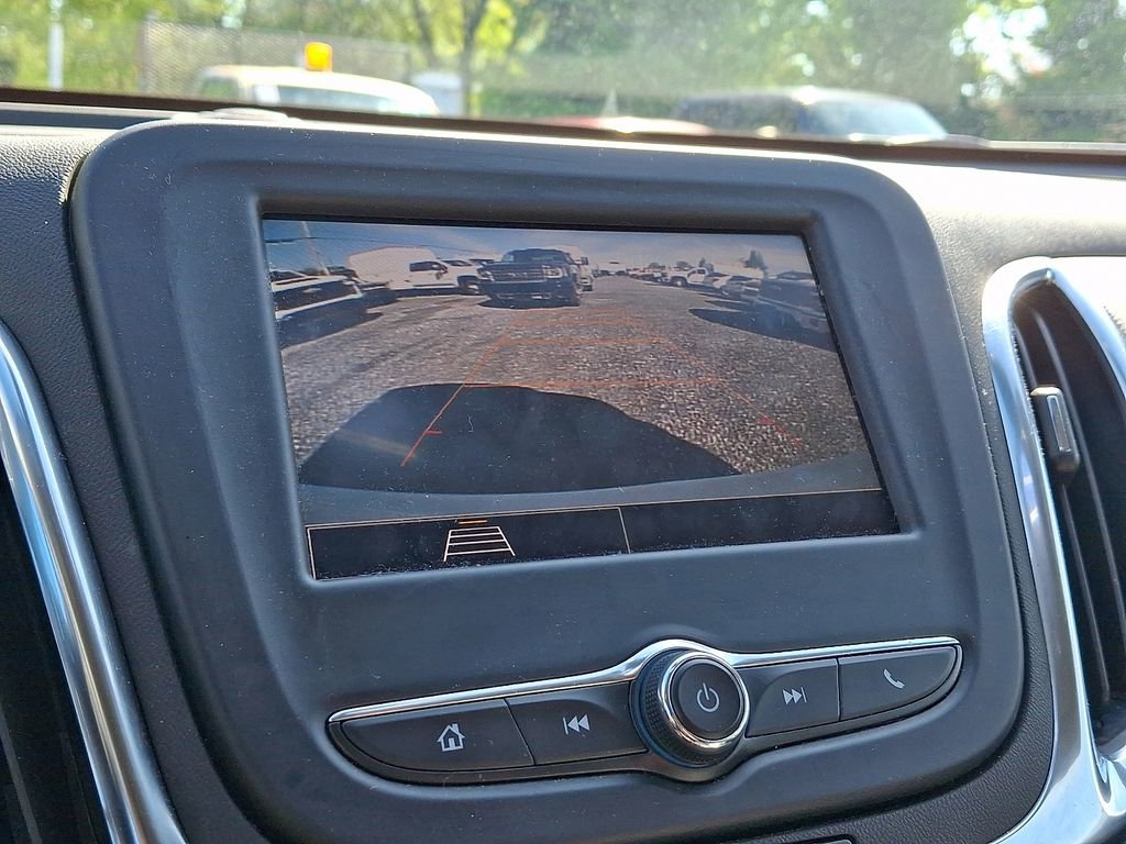 Used 2022 Chevrolet Equinox LS AWD/4WD image 16