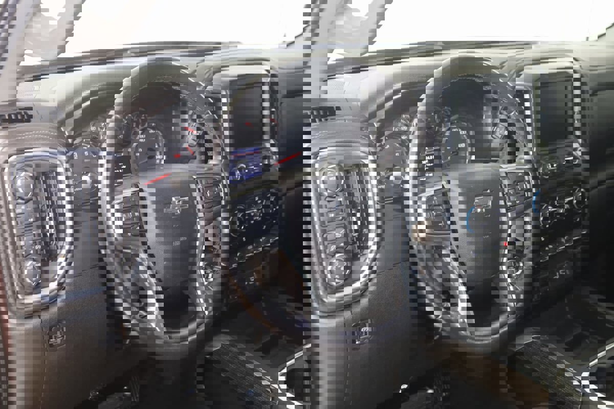 Used 2020 Chevrolet Silverado 1500 LT Trail Boss image 6