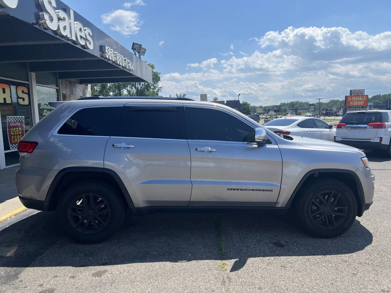 Used 2020 Jeep Grand Cherokee Limited w/ Luxury Group II image 4