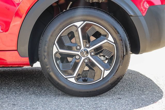 Certified 2025 Kia Niro EX FWD image 11
