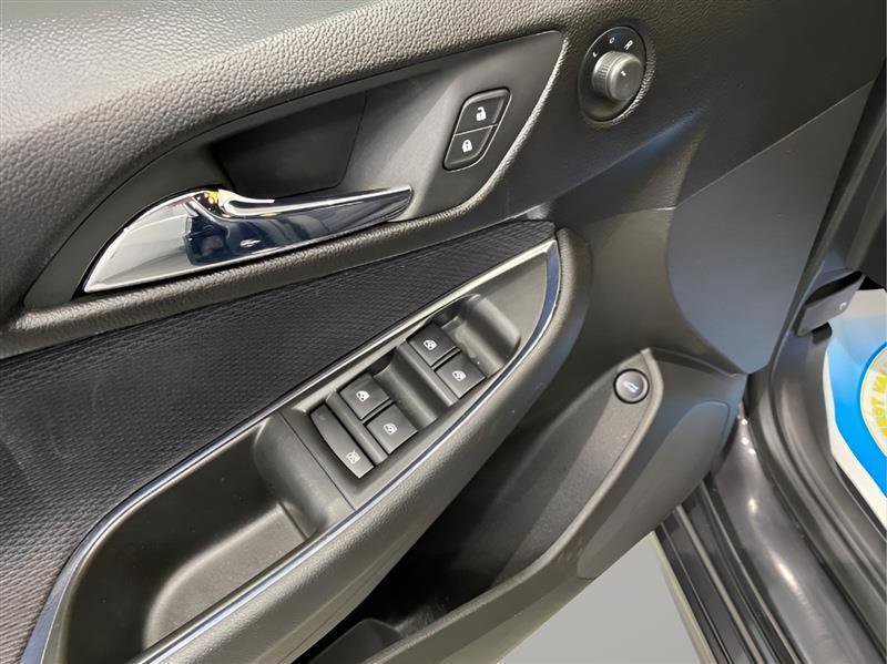 Used 2017 Chevrolet Cruze LT w/ Convenience Package image 16