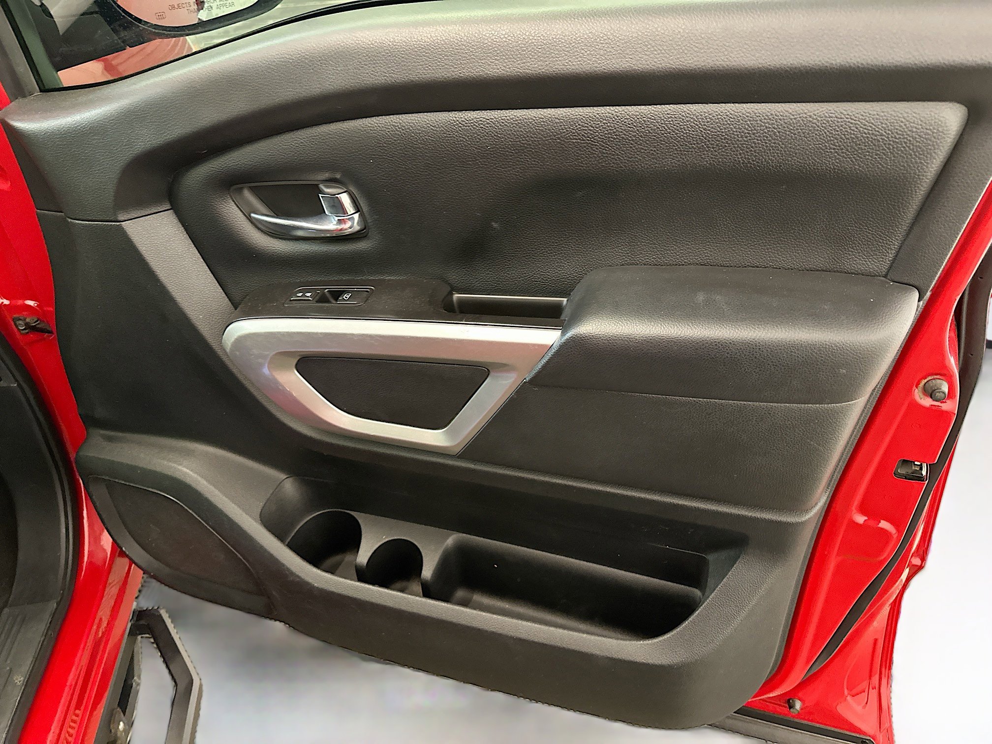 Used 2020 Nissan Titan SV w/ SV Convenience Package image 33