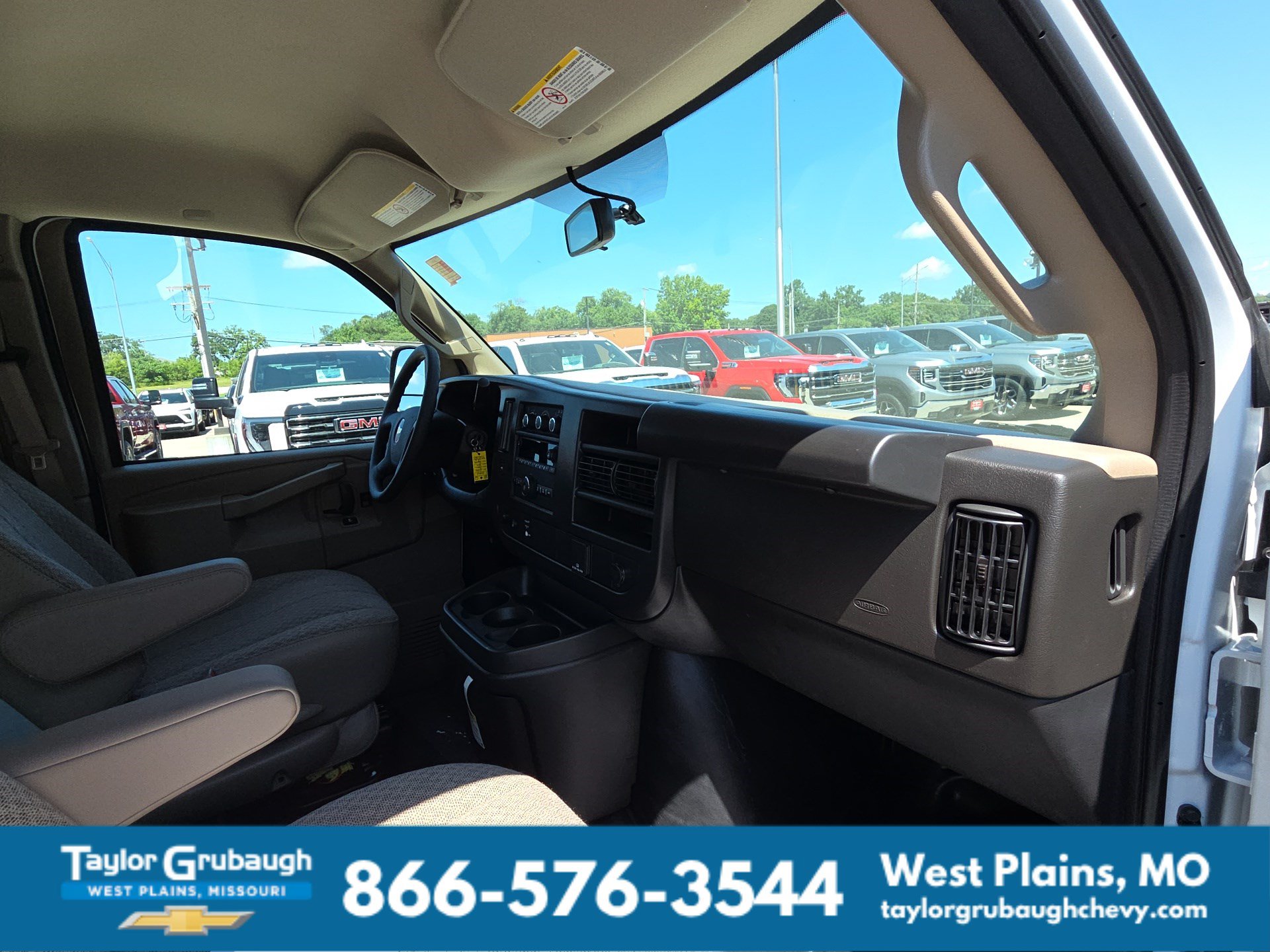 New 2026 Chevrolet Express 3500 w/ Driver Convenience Package RWD image 27