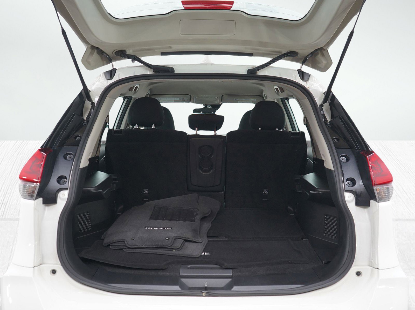 Used 2019 Nissan Rogue S AWD/4WD image 7