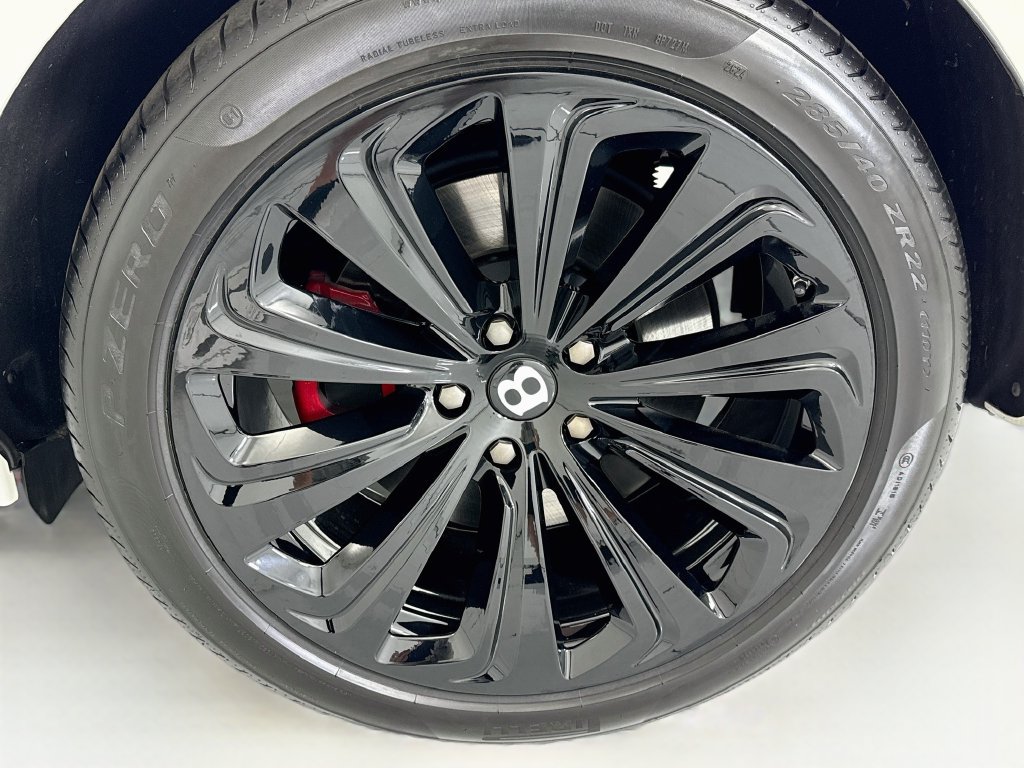 Certified 2022 Bentley Bentayga AWD/4WD image 30