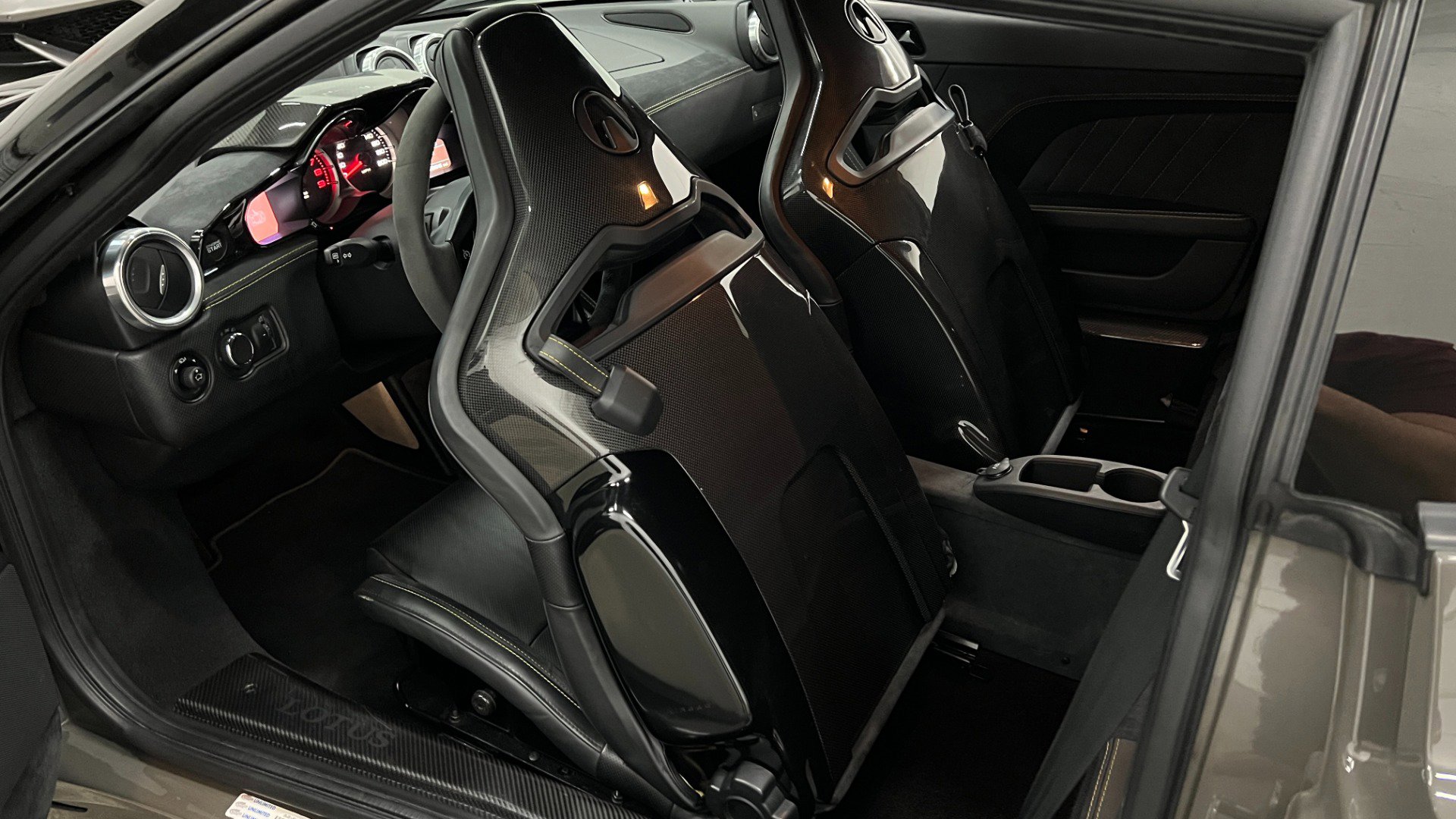 Used 2021 Lotus Evora image 37