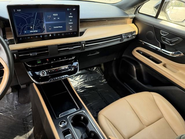 Used 2023 Lincoln Corsair Reserve w/ Jet Appearance Package image 20