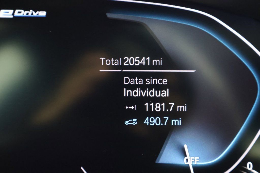 Used 2023 BMW 530e xDrive w/ M Sport Package image 17