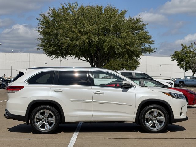 Used 2018 Toyota Highlander Limited AWD/4WD image 3