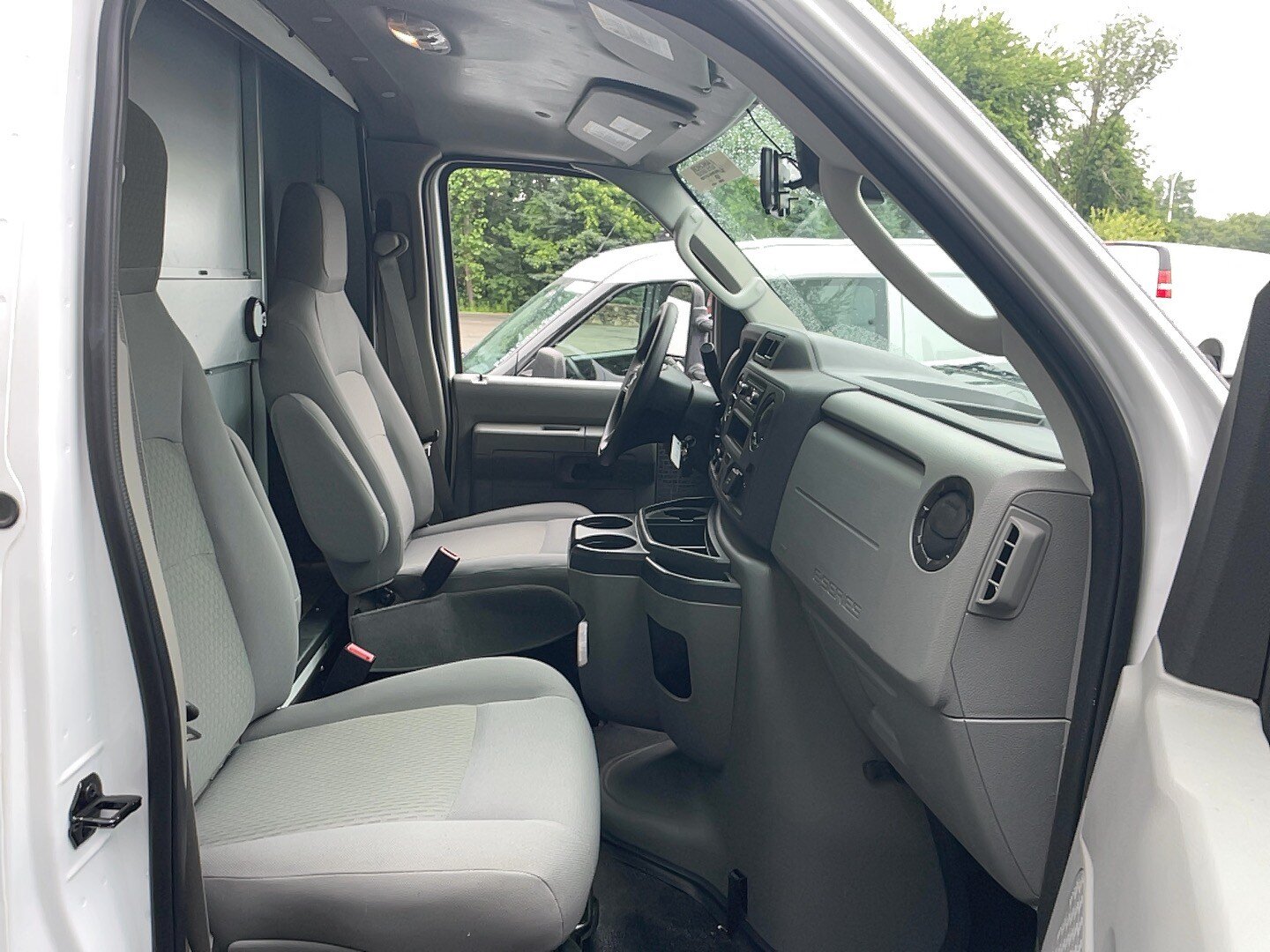 Used 2026 Ford E-350 and Econoline 350 Super Duty w/ Interior Upgrade Package RWD image 19