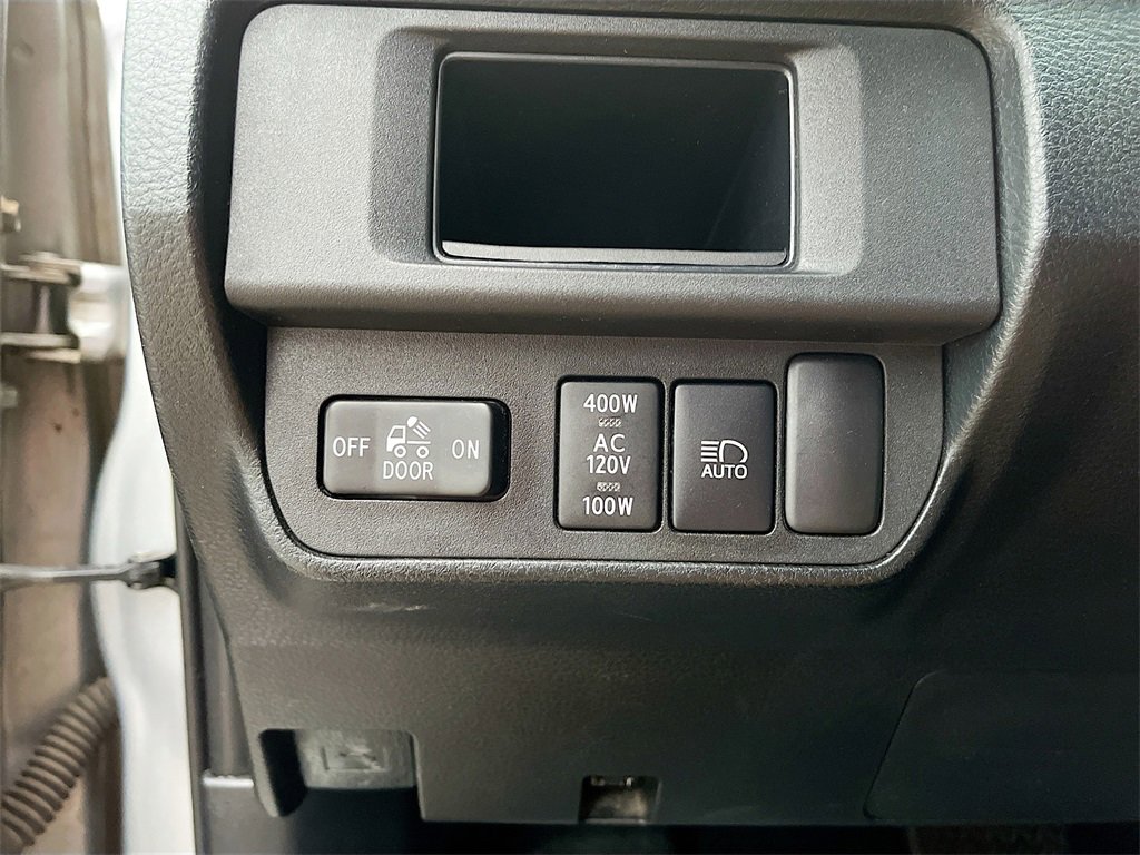 Used 2019 Toyota Tacoma w/ TRD Off-Road Package image 10