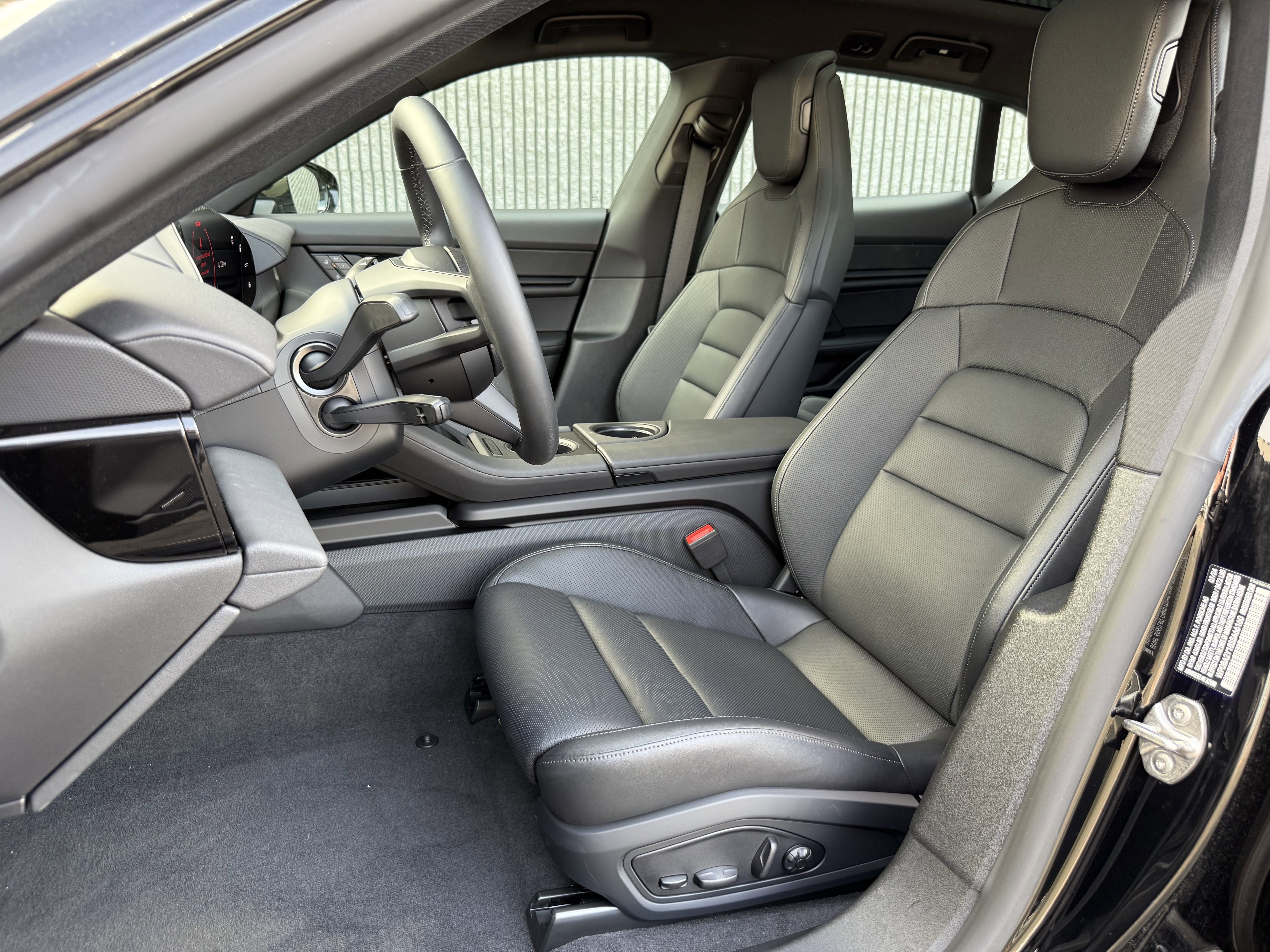 Used 2025 Porsche Taycan 4 Cross Turismo image 5