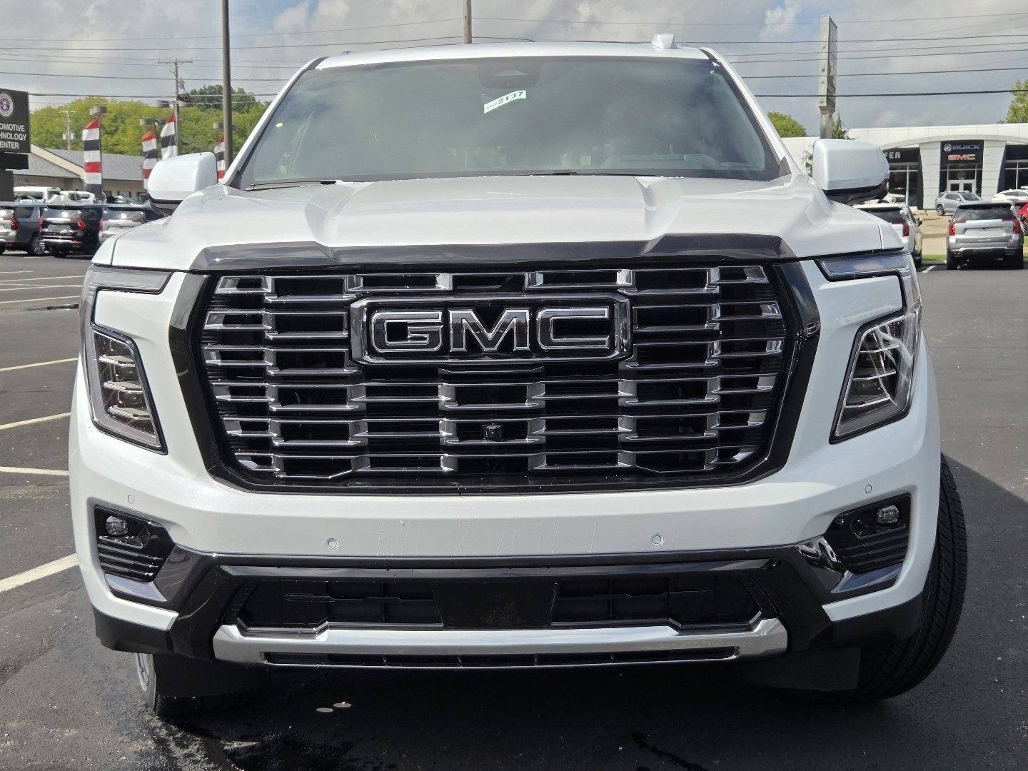 New 2026 GMC Yukon XL Denali Ultimate AWD/4WD image 15