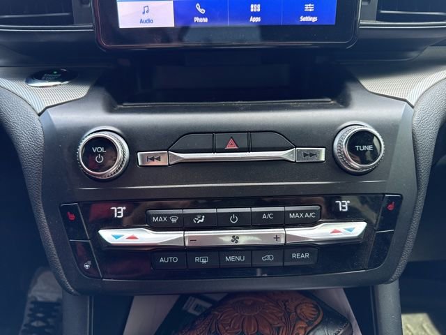 Used 2020 Ford Explorer XLT image 14