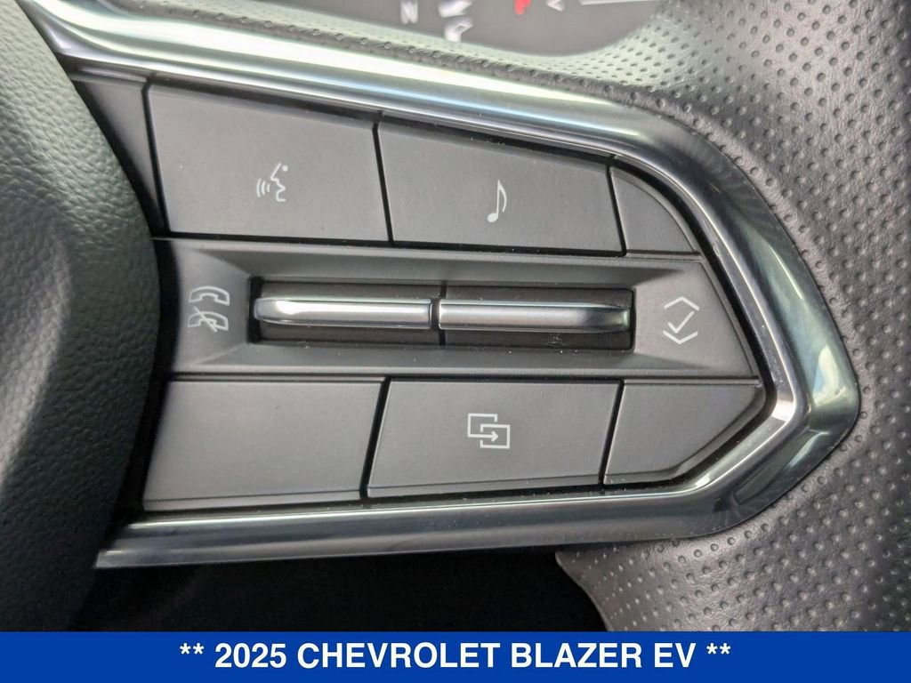 New 2025 Chevrolet Blazer EV LT image 18