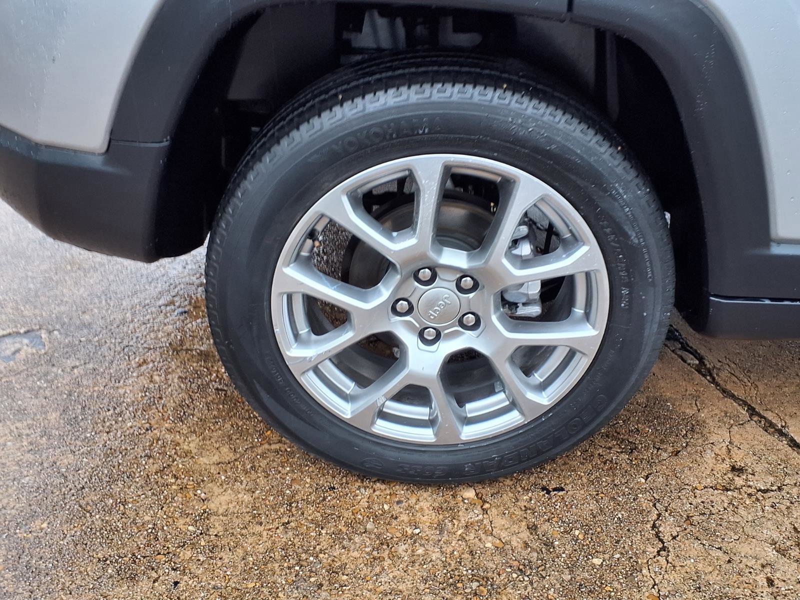 Used 2022 Jeep Compass Latitude AWD/4WD image 29