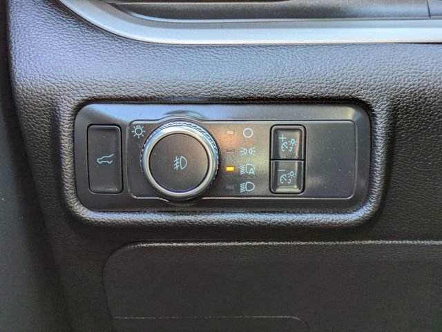 Used 2022 Ford Explorer XLT w/ Equipment Group 202A image 16