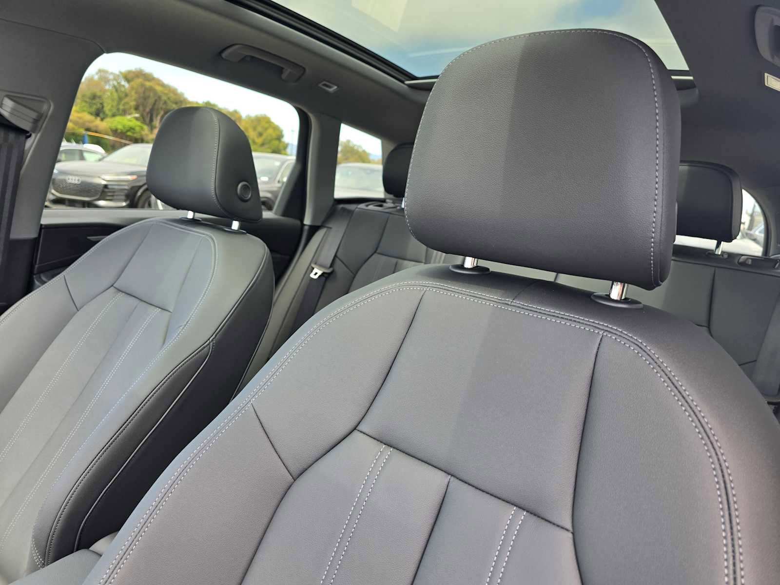 New 2025 Audi Q6 e-tron Premium Plus image 12