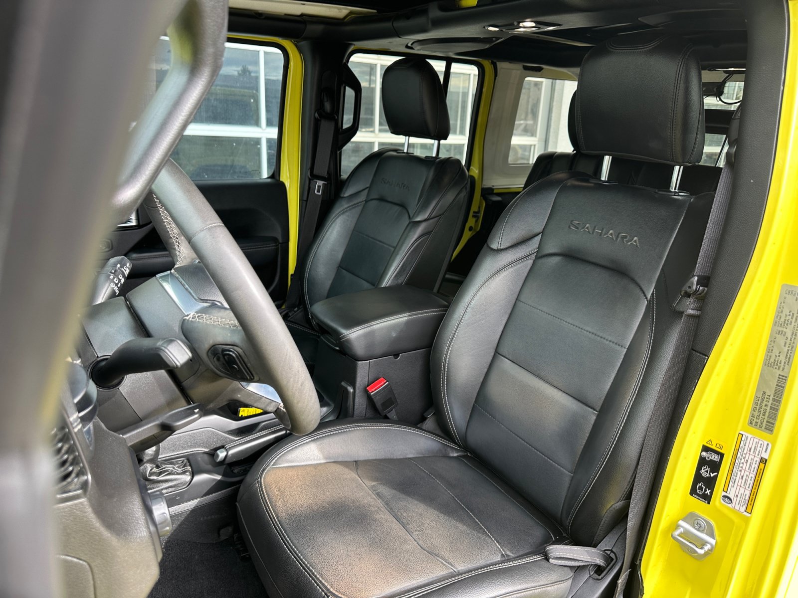 Used 2023 Jeep Wrangler Unlimited Sahara AWD/4WD image 15