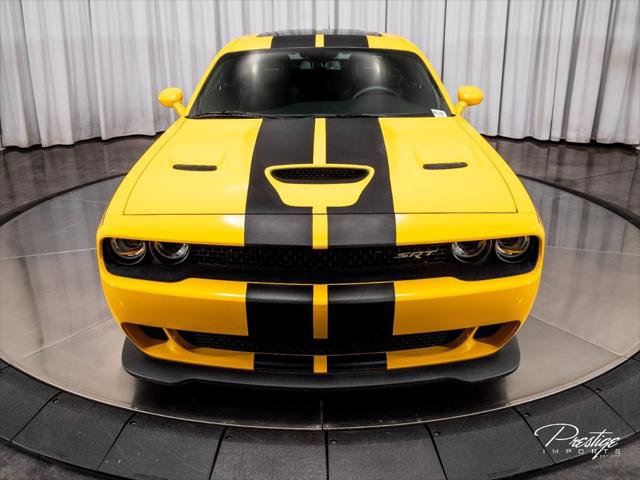 Used 2017 Dodge Challenger SRT Hellcat RWD image 3