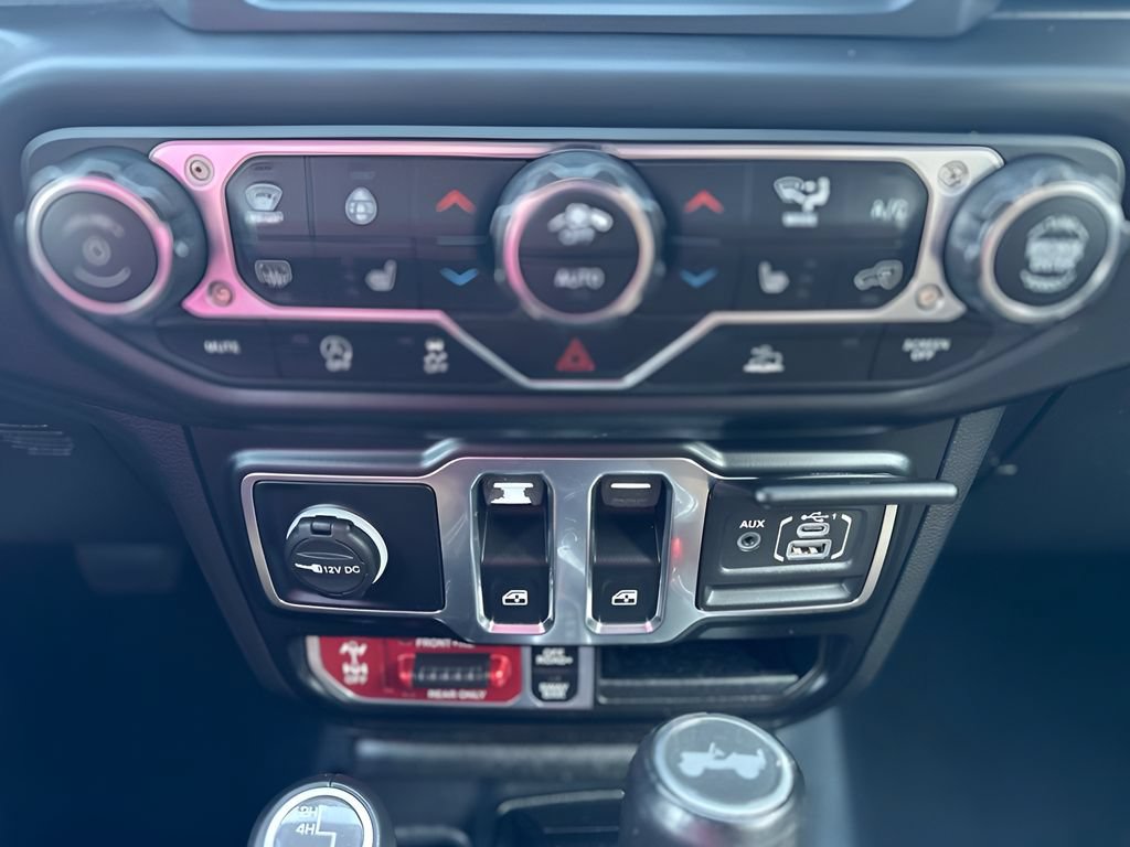Used 2022 Jeep Wrangler Rubicon w/ Cold Weather Group AWD/4WD image 22