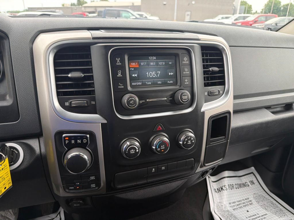 Used 2016 RAM 1500 Classic SLT AWD/4WD image 17